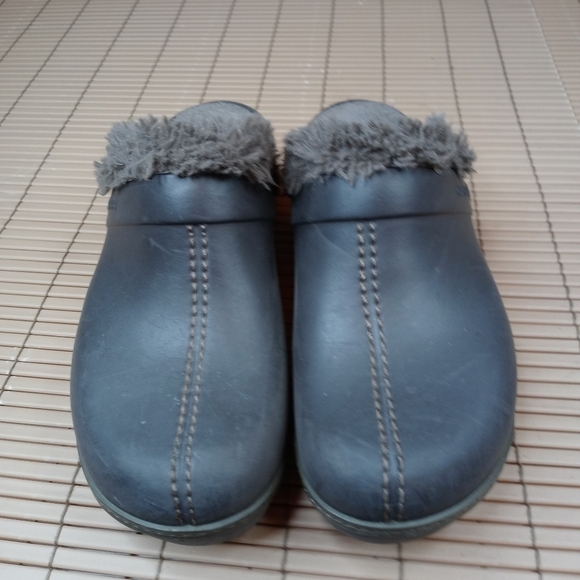 Crocs faux fur winter lined gray women's sz 8 clog - Picture 3 of 9